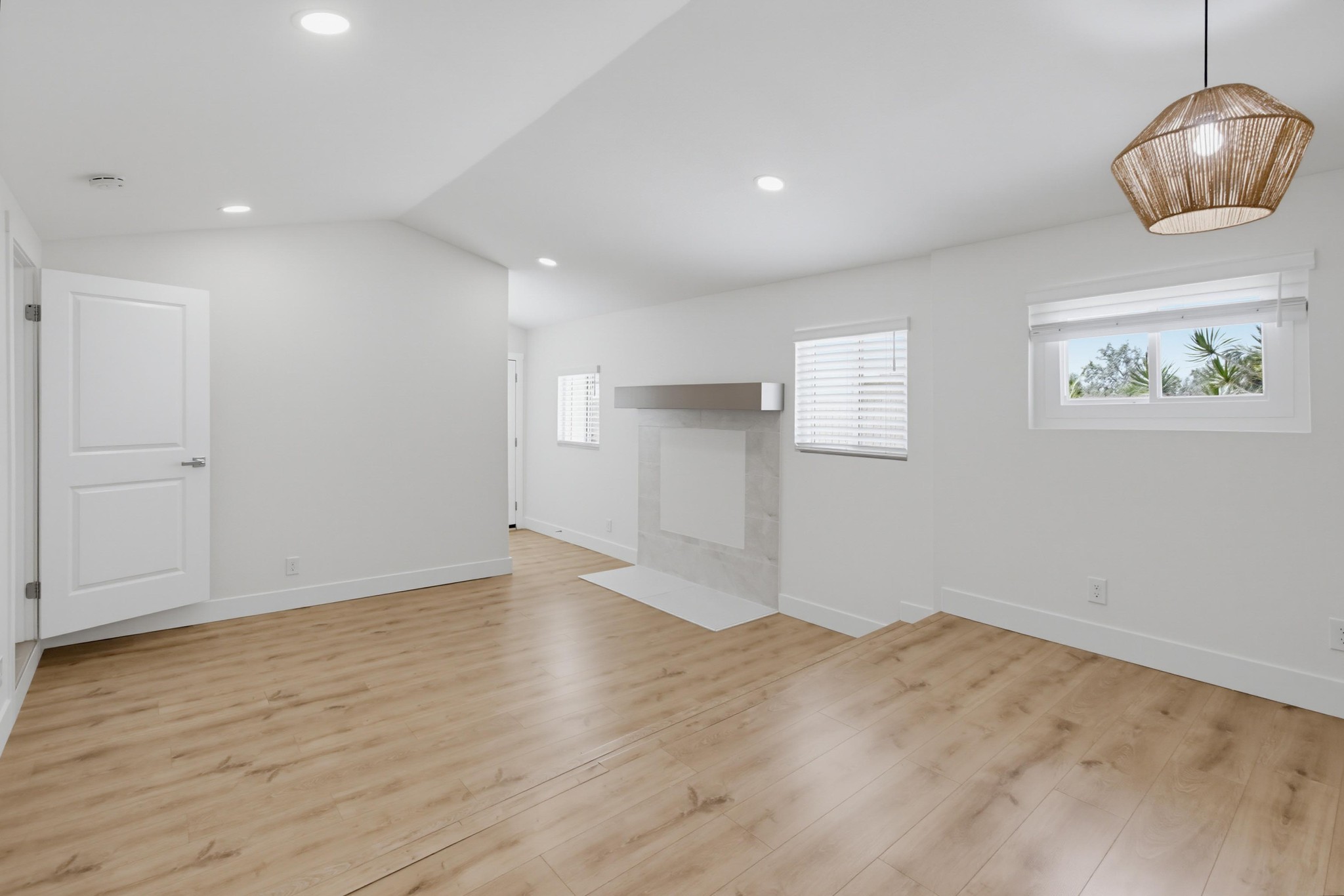 Virtual tour photo 17 of 61 for 2710 Chaffee St