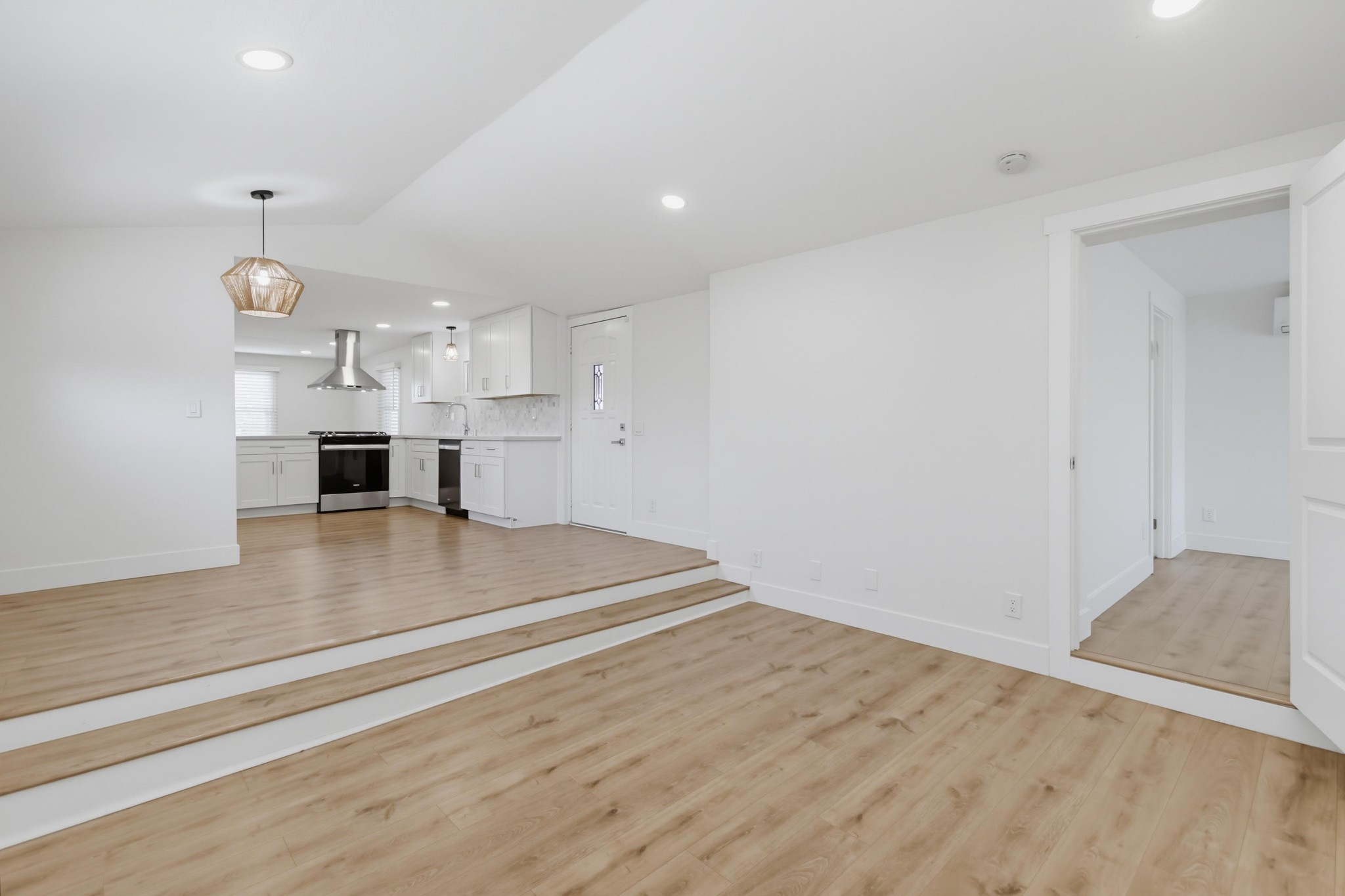 Virtual tour photo 20 of 61 for 2710 Chaffee St