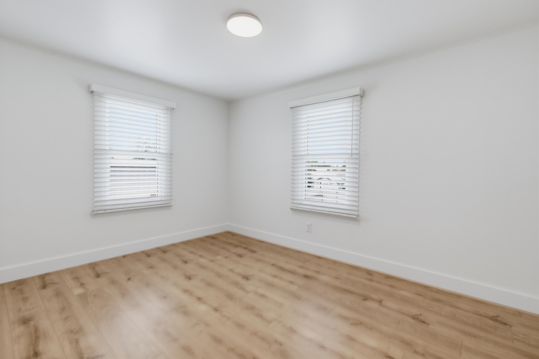 Virtual tour photo 34 of 61 for 2710 Chaffee St
