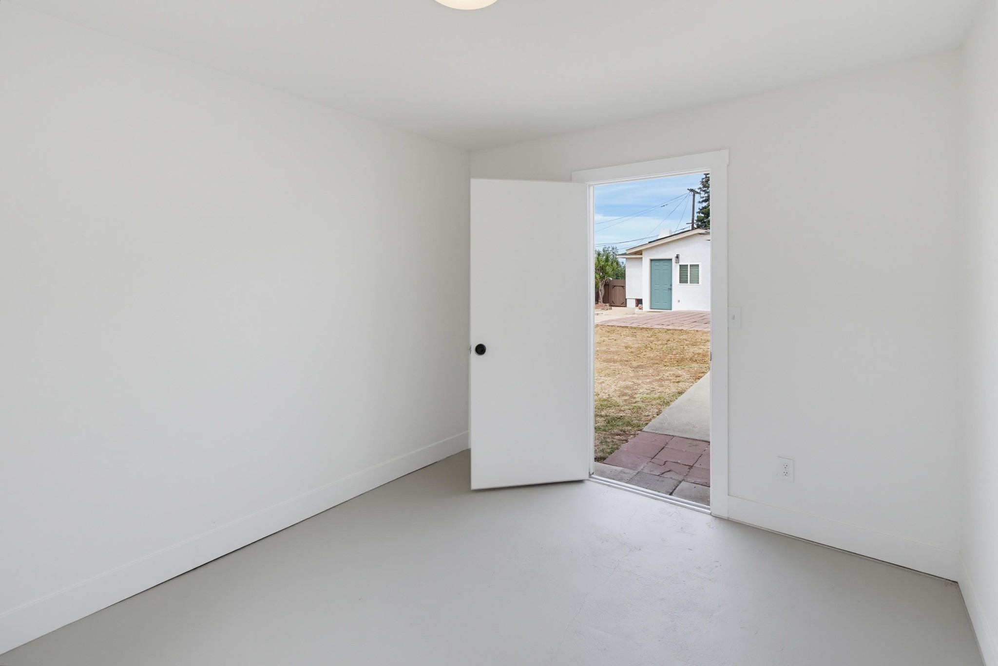Virtual tour photo 60 of 61 for 2710 Chaffee St