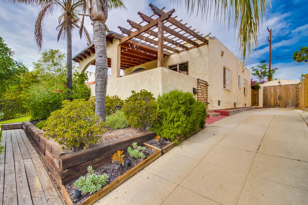 Virtual tour photo 4 of 42 for 2712 E Street