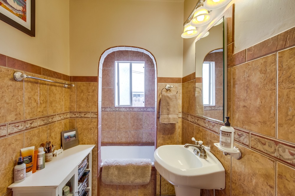 Virtual tour photo 32 of 42 for 2712 E Street