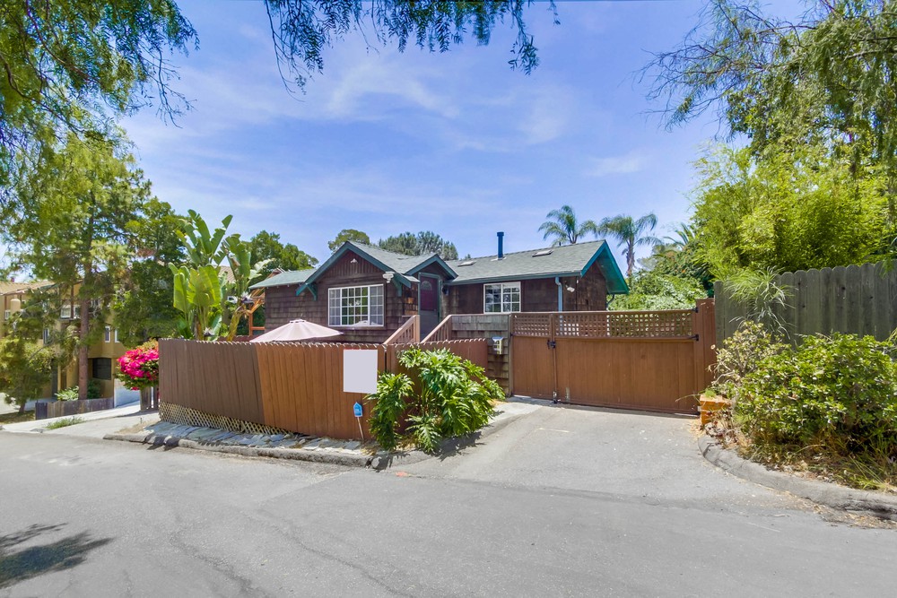 Virtual tour photo 1 of 46 for 2715 Russ Blvd