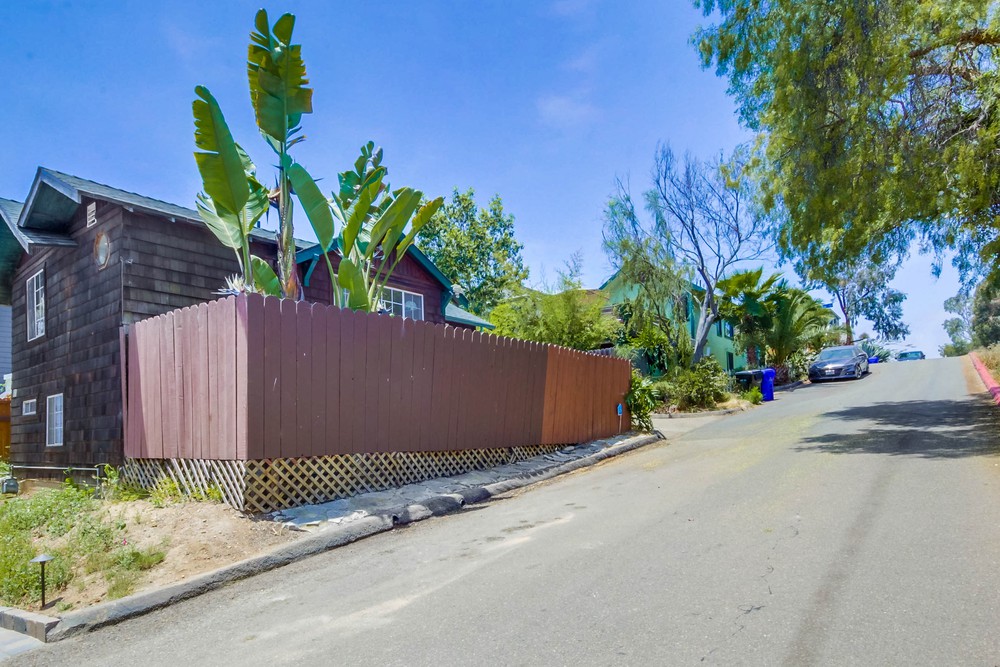Virtual tour photo 4 of 46 for 2715 Russ Blvd
