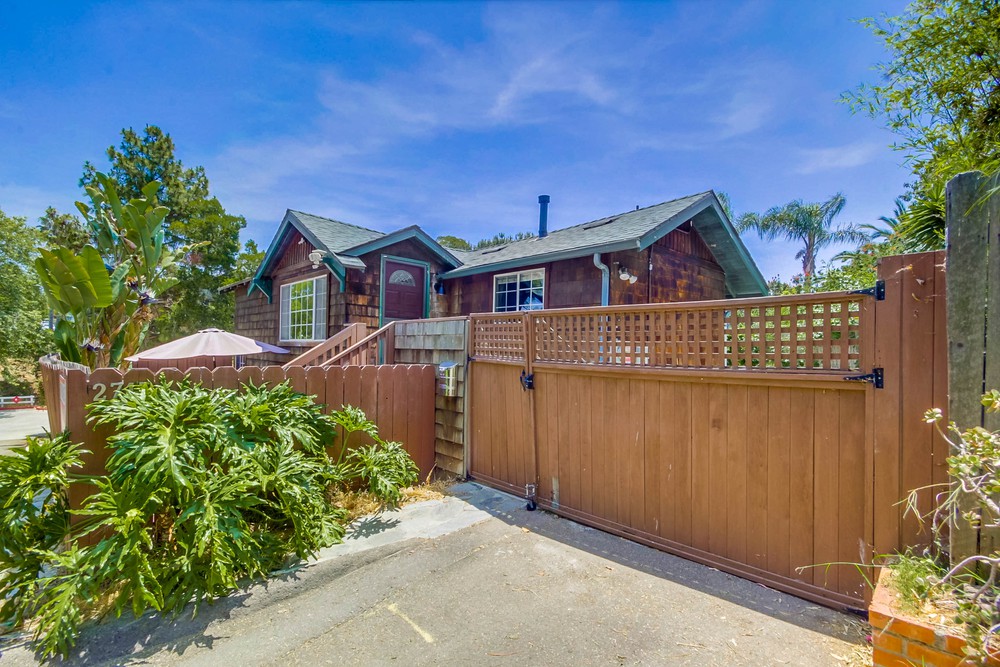 Virtual tour photo 5 of 46 for 2715 Russ Blvd
