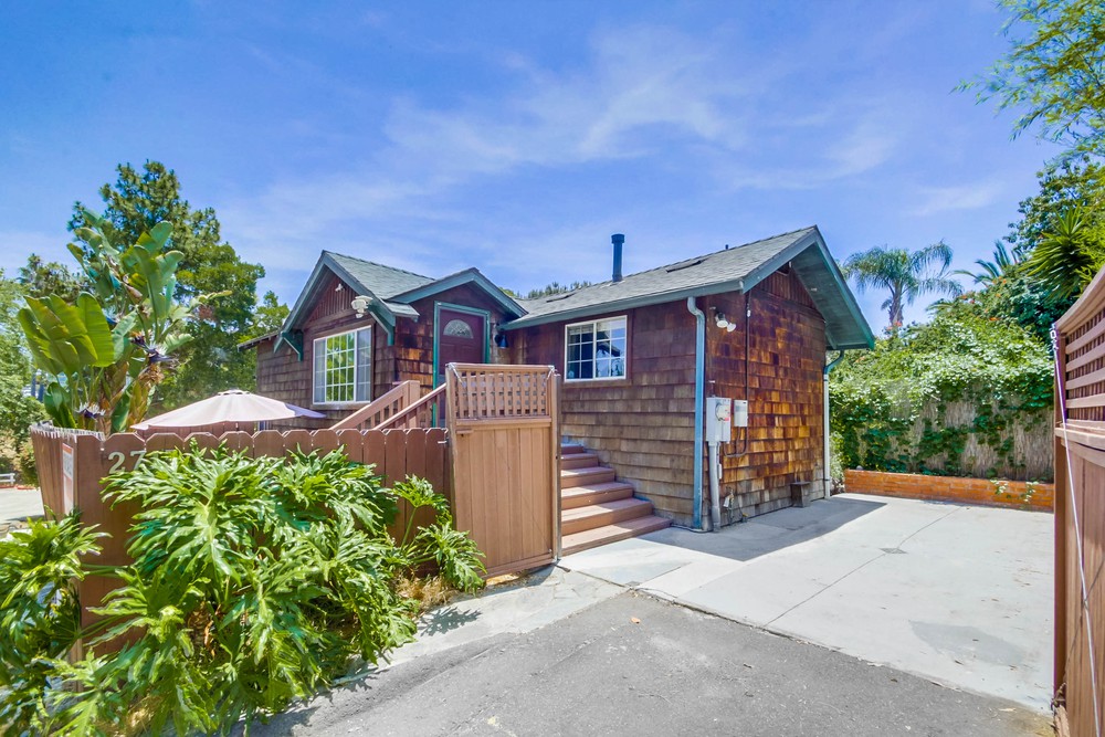 Virtual tour photo 7 of 46 for 2715 Russ Blvd