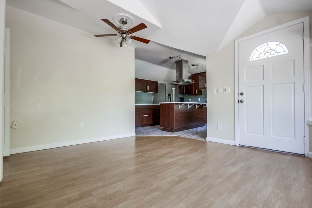 Virtual tour photo 20 of 46 for 2715 Russ Blvd