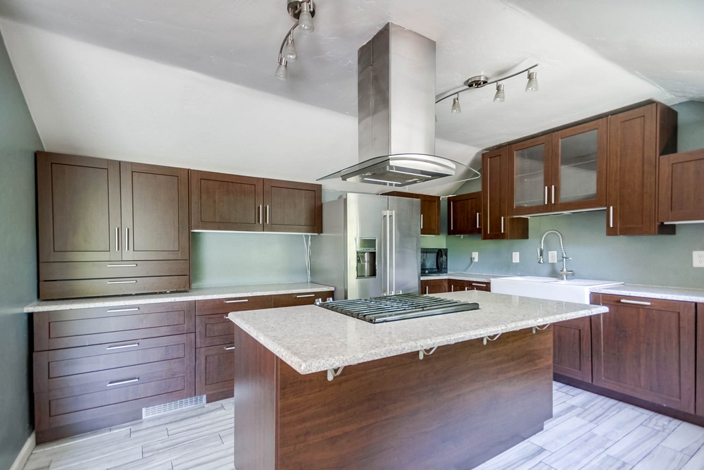 Virtual tour photo 23 of 46 for 2715 Russ Blvd
