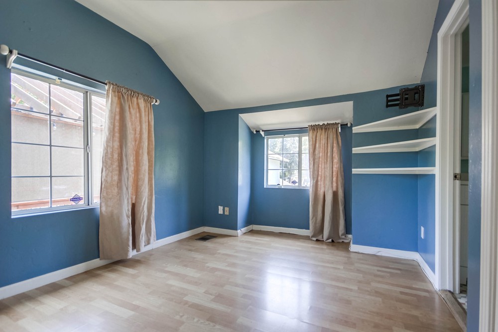 Virtual tour photo 30 of 46 for 2715 Russ Blvd