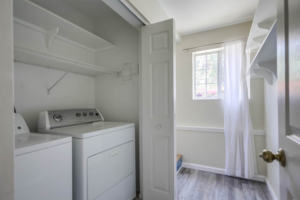 Virtual tour photo 40 of 46 for 2715 Russ Blvd
