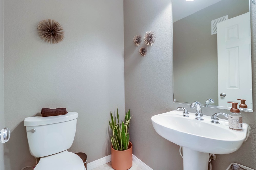 Virtual tour photo 17 of 49 for 2716 Farragut Rd