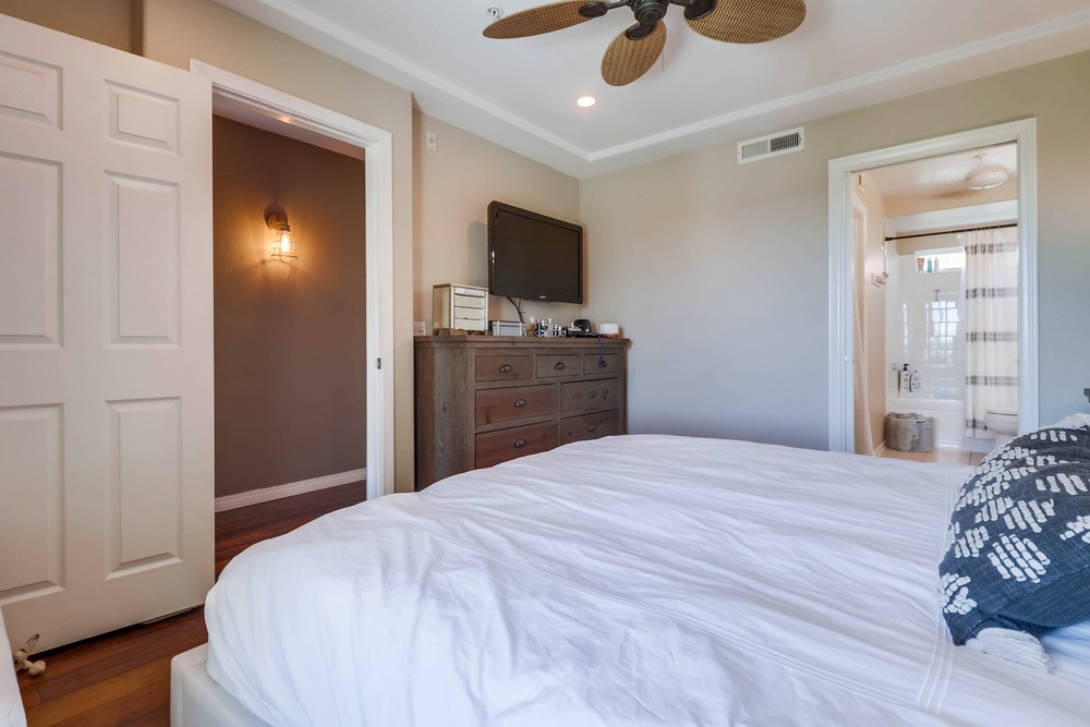 Virtual tour photo 25 of 49 for 2716 Farragut Rd