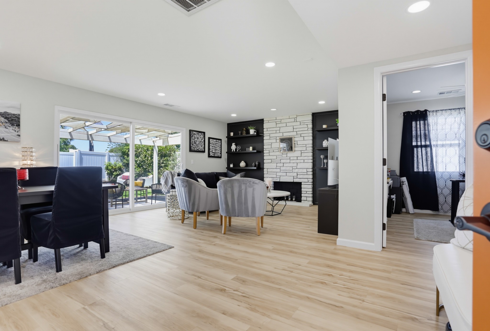 Virtual tour photo 5 of 37 for 2718 Powhatan Ave
