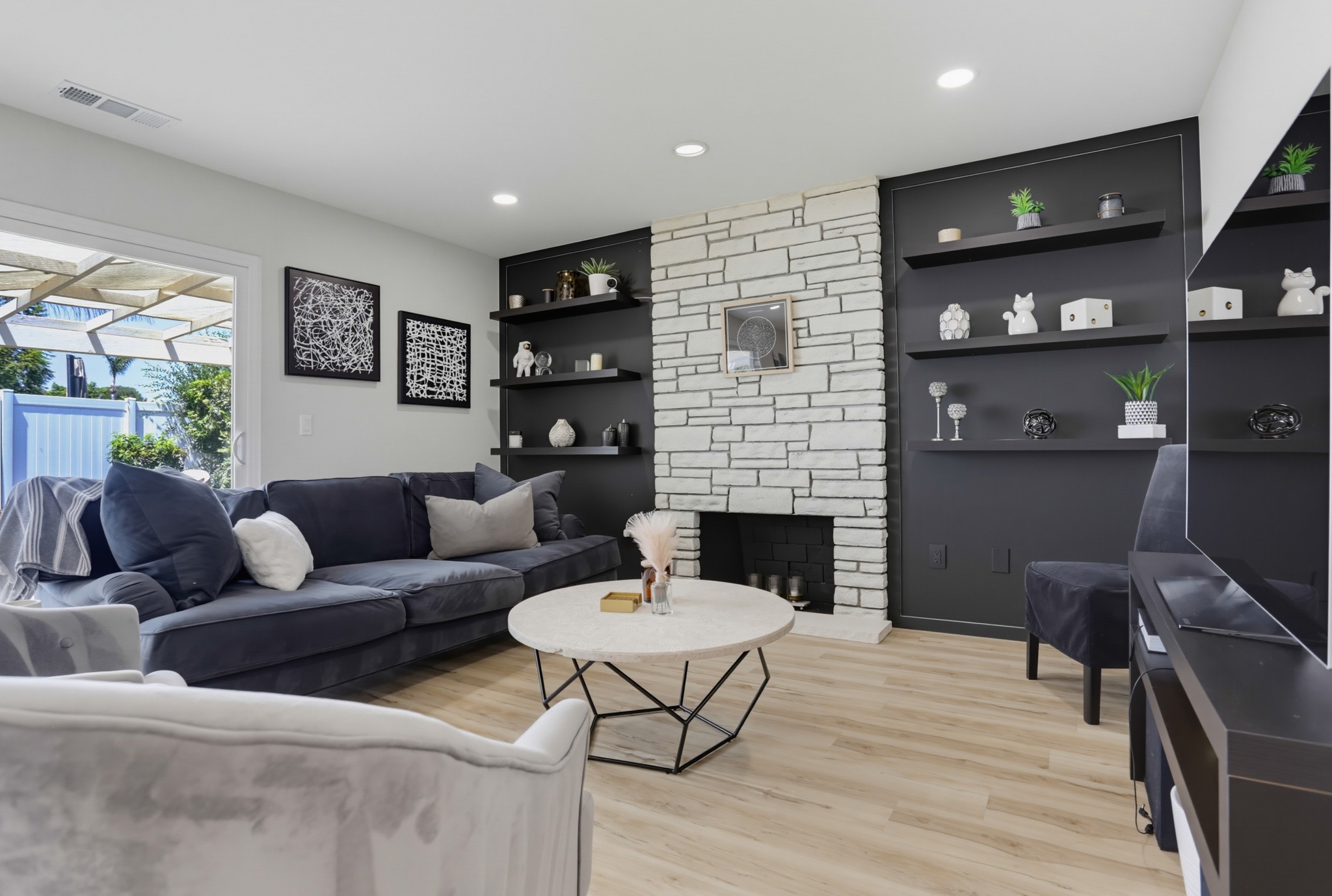 Virtual tour photo 7 of 37 for 2718 Powhatan Ave