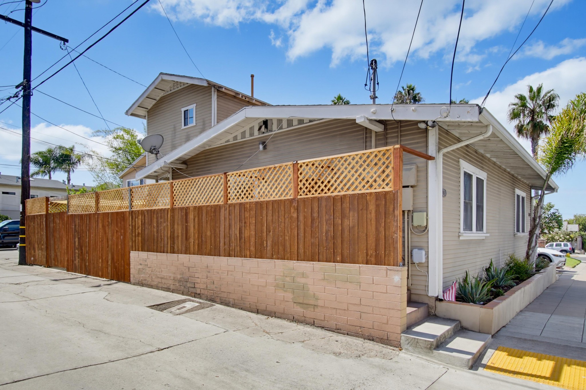 Virtual tour photo 1 of 27 for 2719 Wightman St