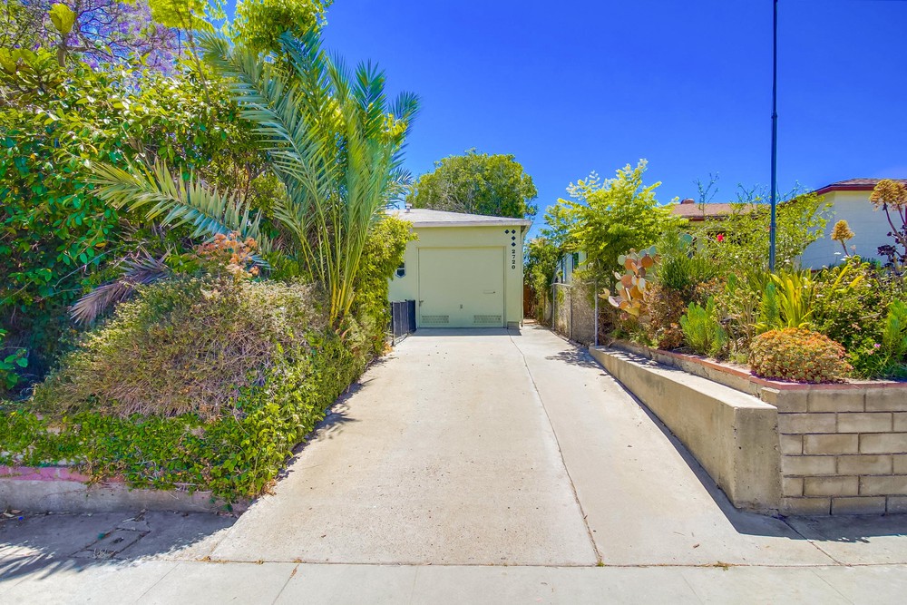 Virtual tour photo 3 of 46 for 2720 Tuberose St