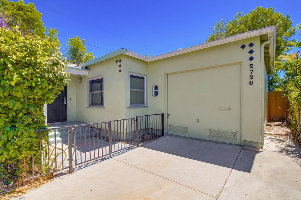 Virtual tour photo 4 of 46 for 2720 Tuberose St
