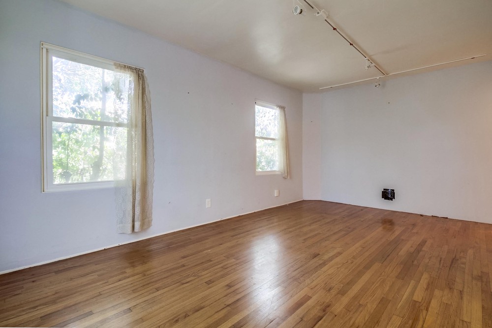 Virtual tour photo 8 of 46 for 2720 Tuberose St