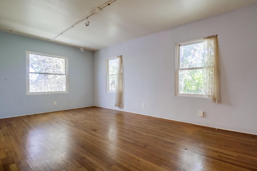 Virtual tour photo 11 of 46 for 2720 Tuberose St