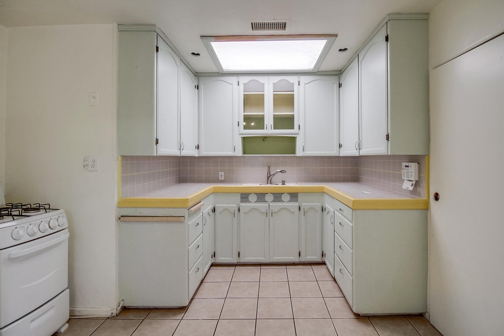 Virtual tour photo 14 of 46 for 2720 Tuberose St