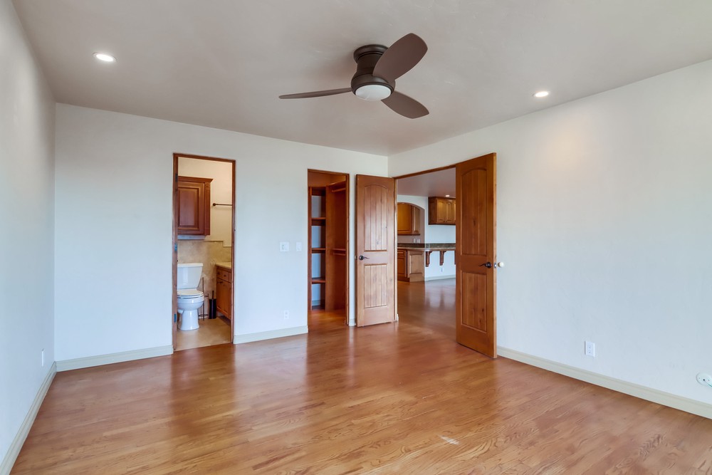 Virtual tour photo 27 of 39 for 2727 Morena Blvd