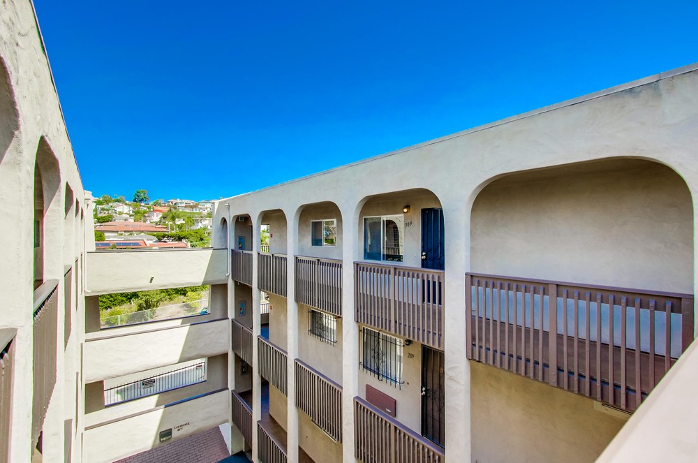 Virtual tour photo 5 of 40 for 2727 Morena Blvd