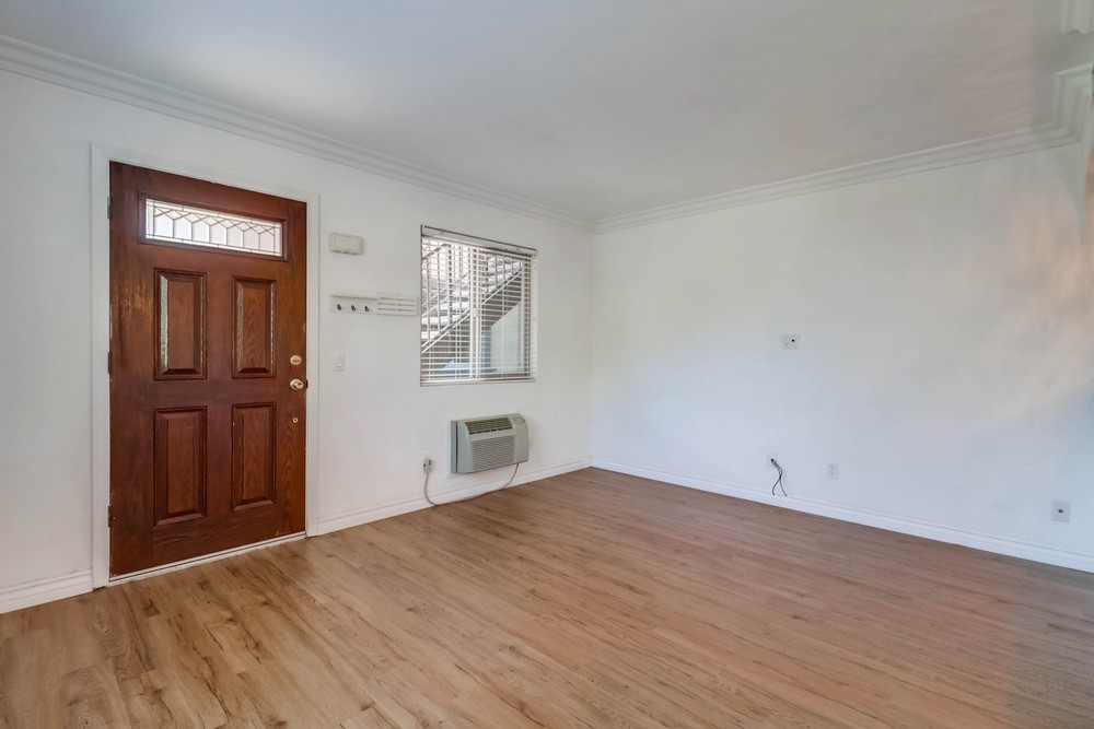Virtual tour photo 13 of 29 for 2728 B St UNIT 102