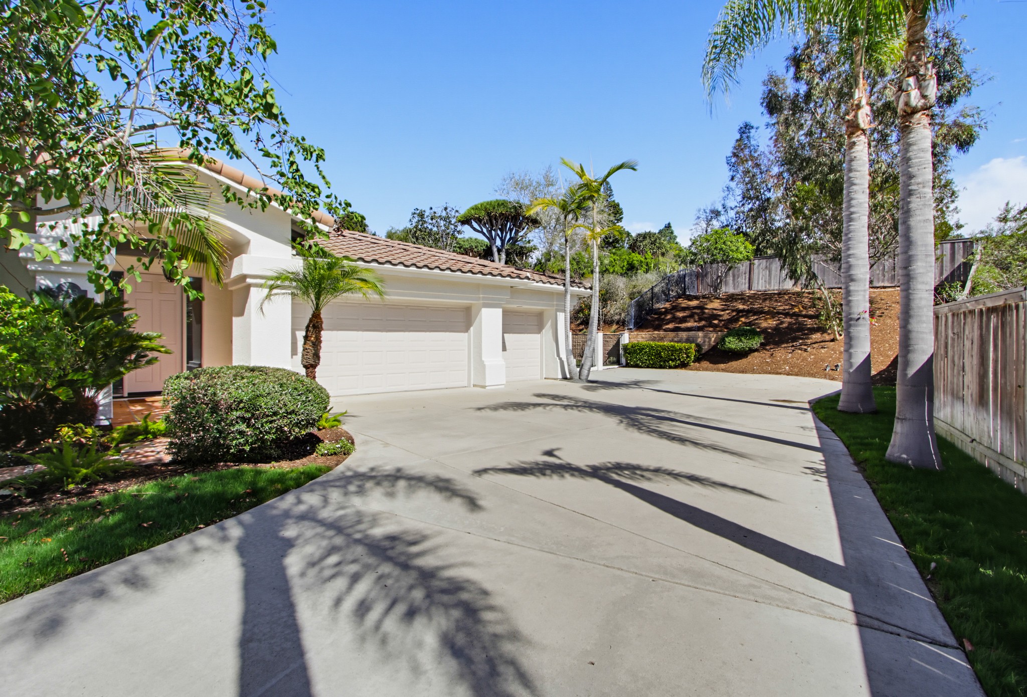Virtual tour photo 5 of 78 for 273 Pacific View Ln