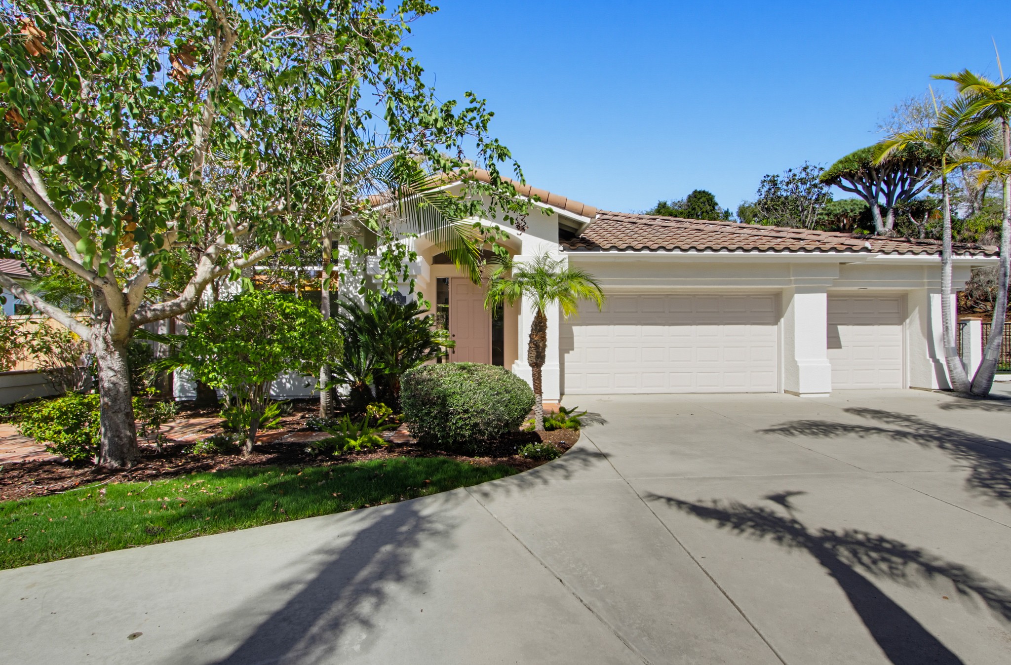 Virtual tour photo 6 of 78 for 273 Pacific View Ln
