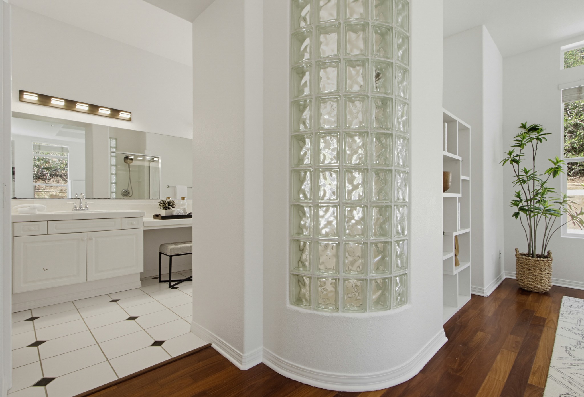 Virtual tour photo 46 of 78 for 273 Pacific View Ln