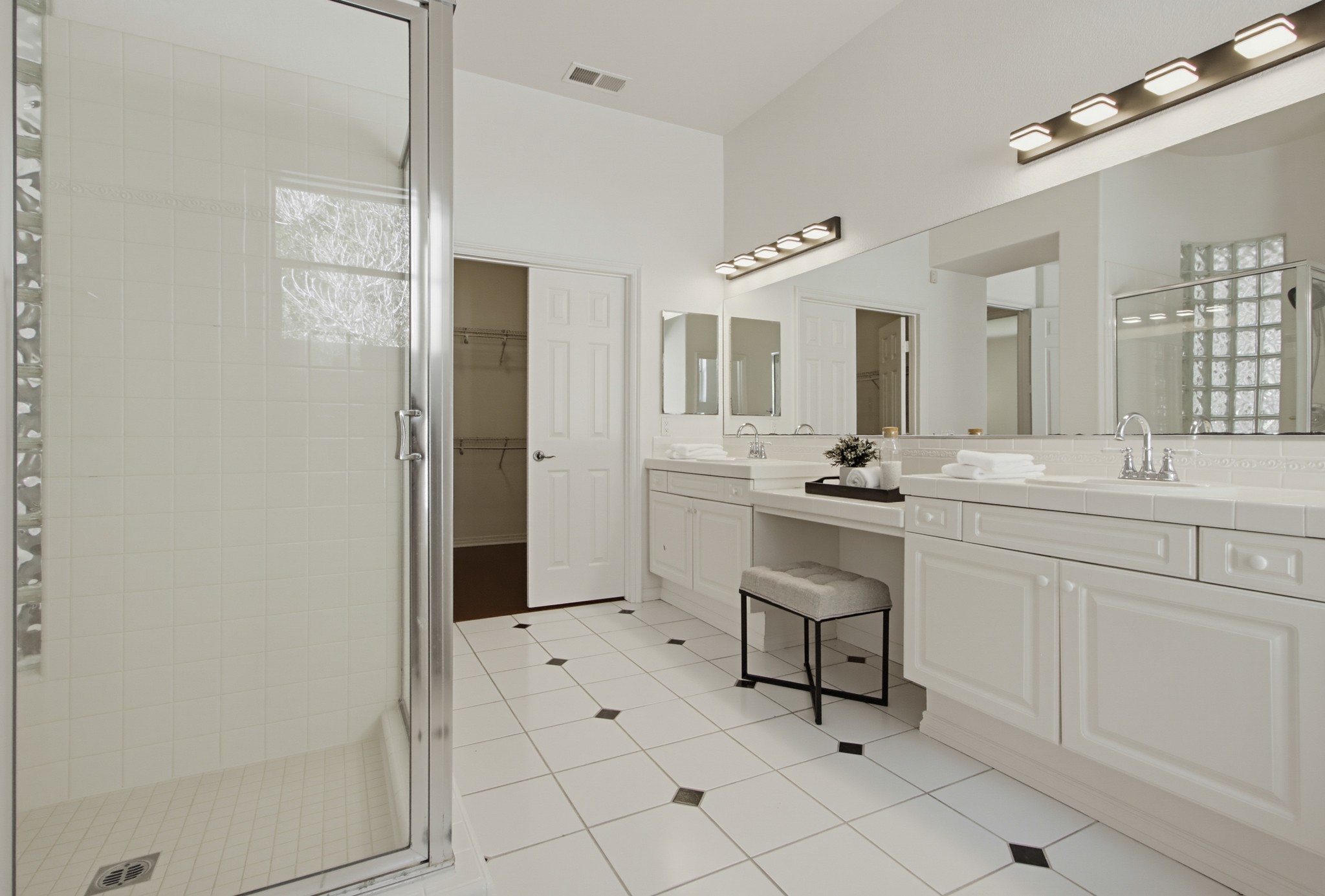 Virtual tour photo 48 of 78 for 273 Pacific View Ln