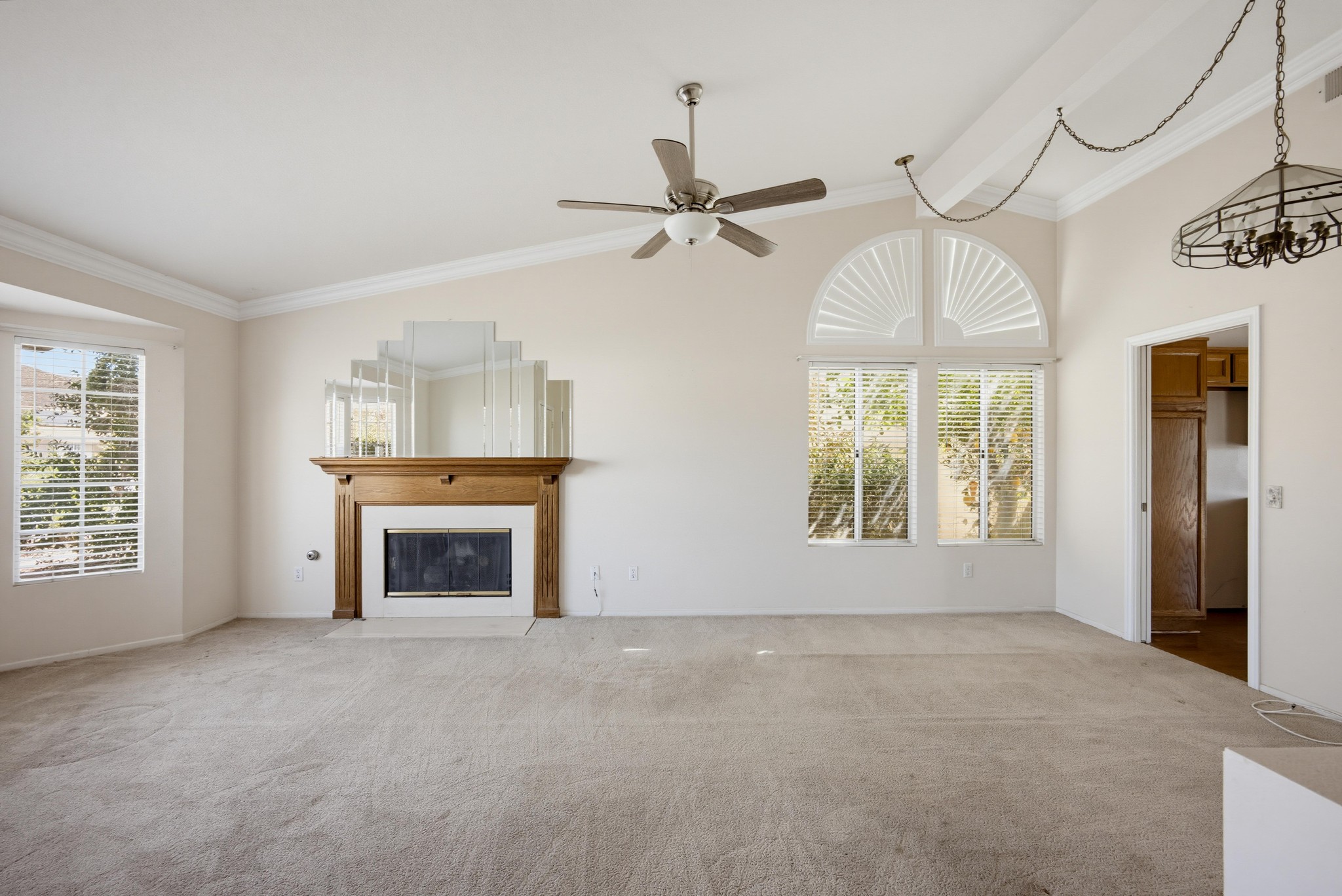 Virtual tour photo 8 of 40 for 27335 Potomac Dr
