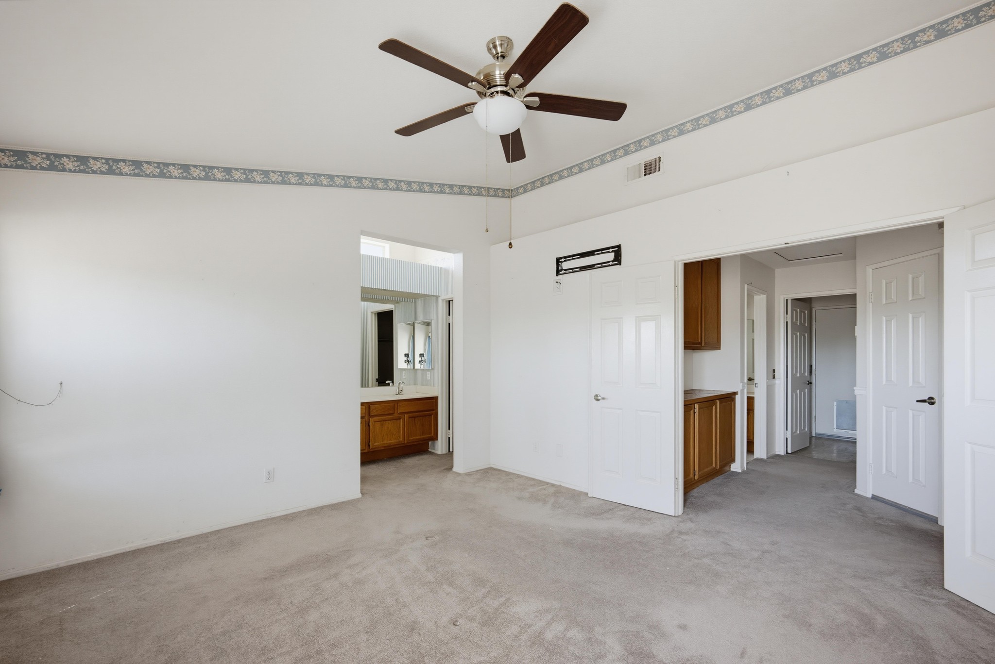 Virtual tour photo 19 of 40 for 27335 Potomac Dr