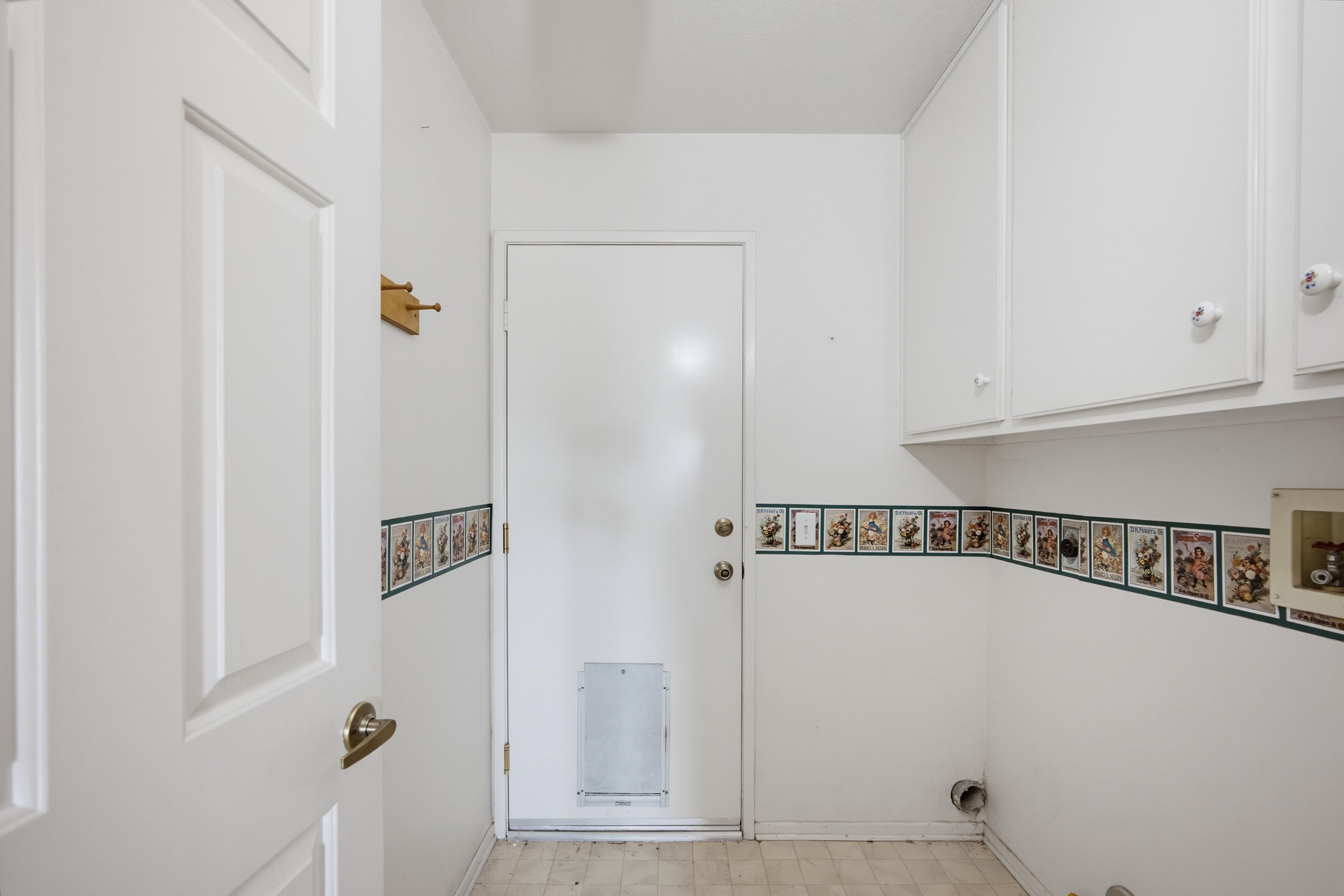 Virtual tour photo 25 of 40 for 27335 Potomac Dr