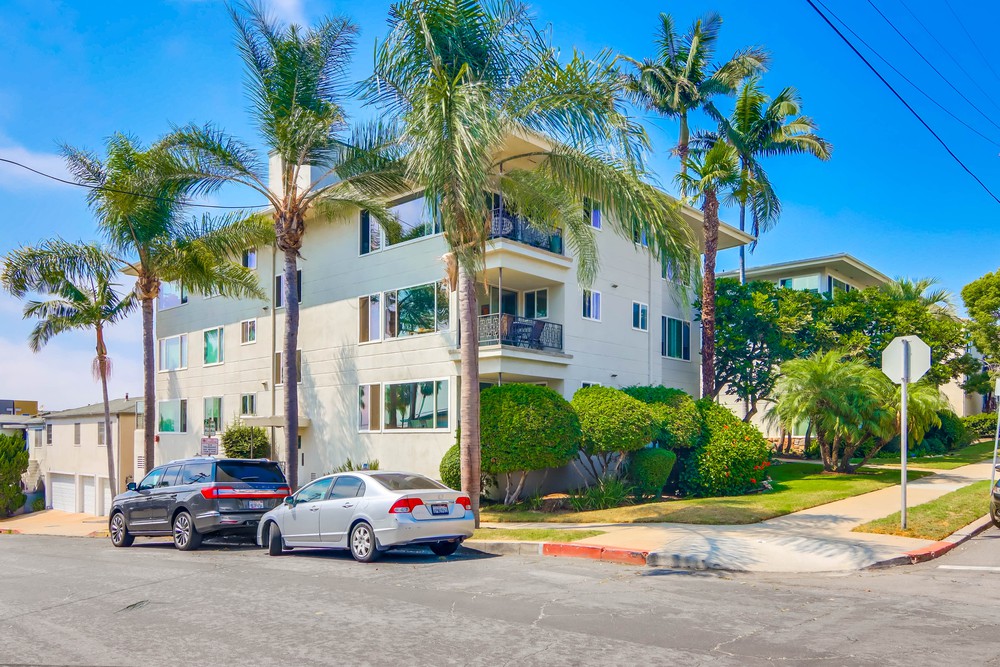 Virtual tour photo 4 of 19 for 2734 2nd Ave E3