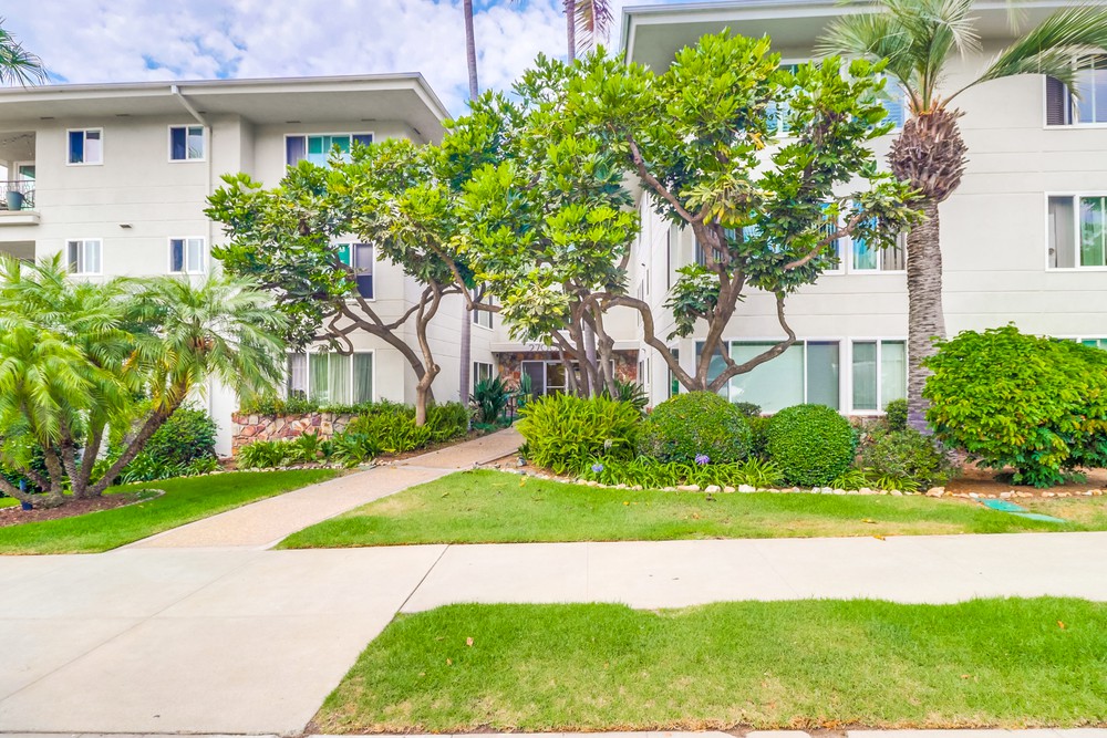 Virtual tour photo 7 of 72 for 2734 2nd Ave E3