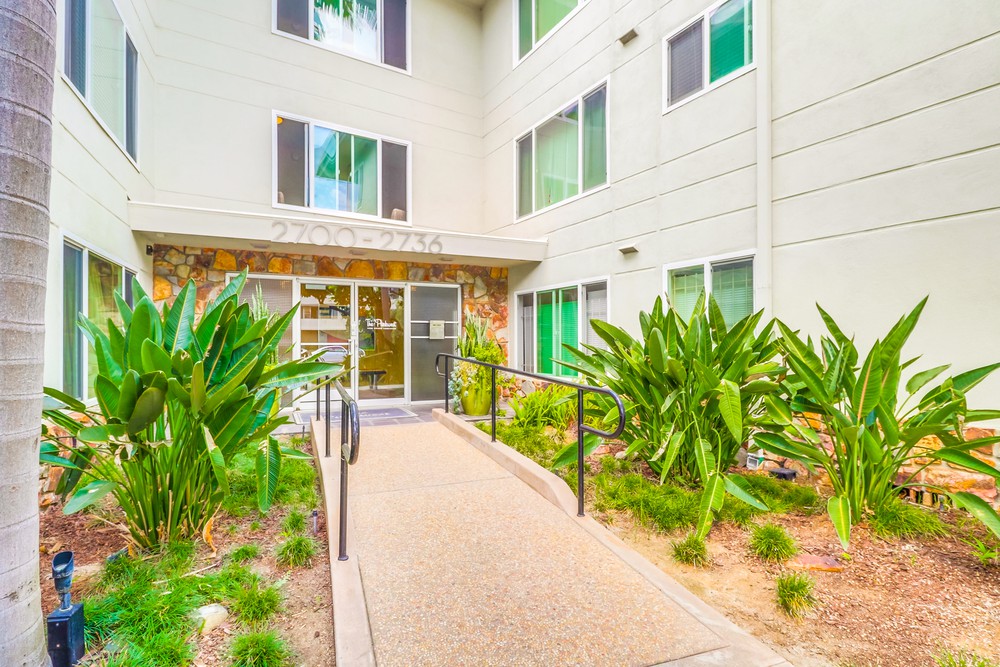 Virtual tour photo 9 of 72 for 2734 2nd Ave E3