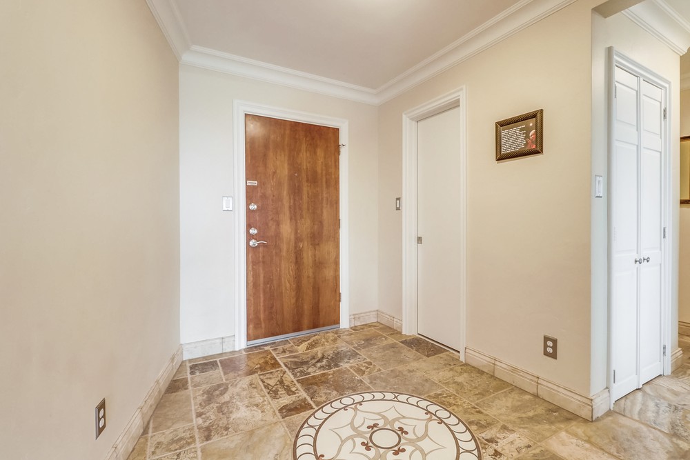 Virtual tour photo 11 of 72 for 2734 2nd Ave E3