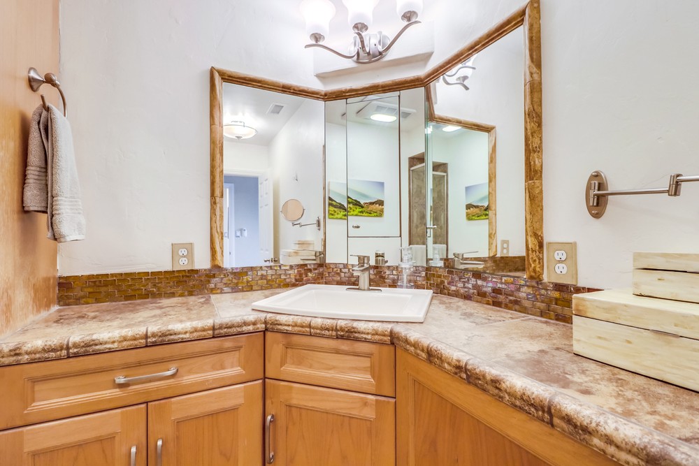 Virtual tour photo 36 of 72 for 2734 2nd Ave E3