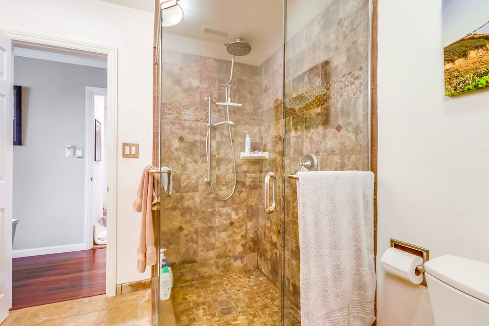 Virtual tour photo 37 of 72 for 2734 2nd Ave E3
