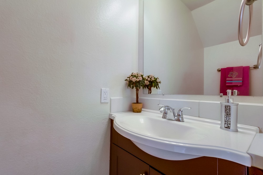 Virtual tour photo 18 of 33 for 2735 Menlo Ave