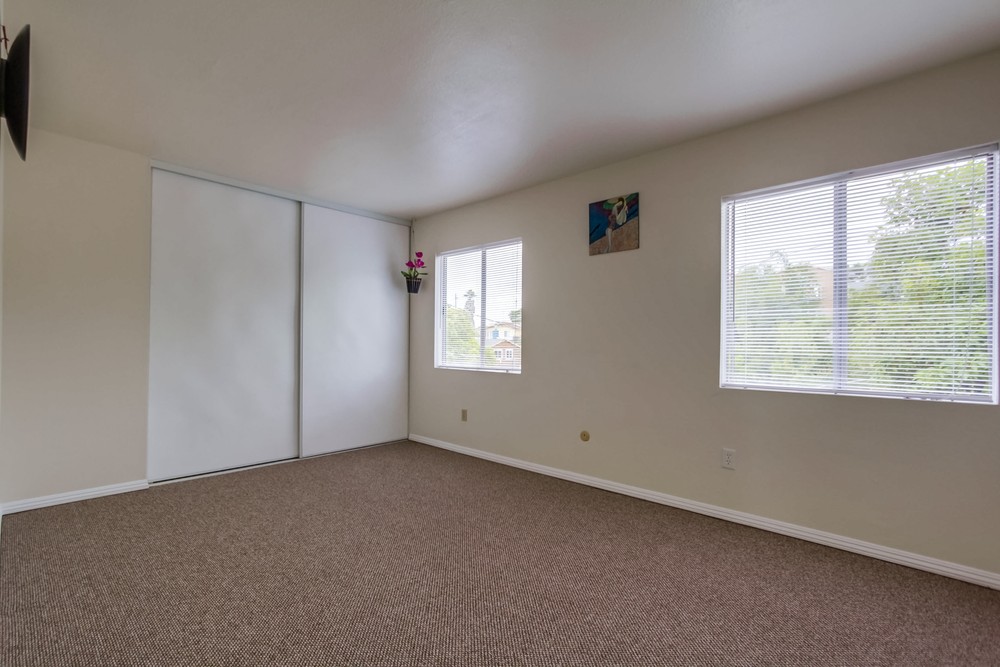 Virtual tour photo 19 of 33 for 2735 Menlo Ave