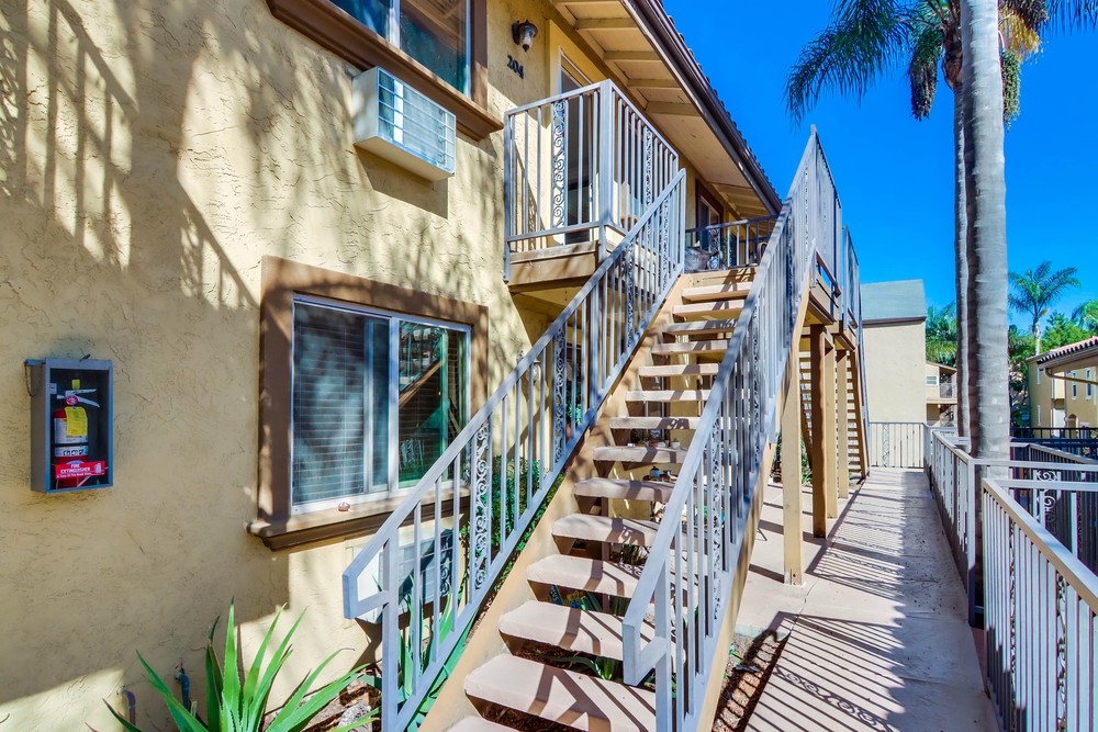 Virtual tour photo 6 of 36 for 2736 B St
