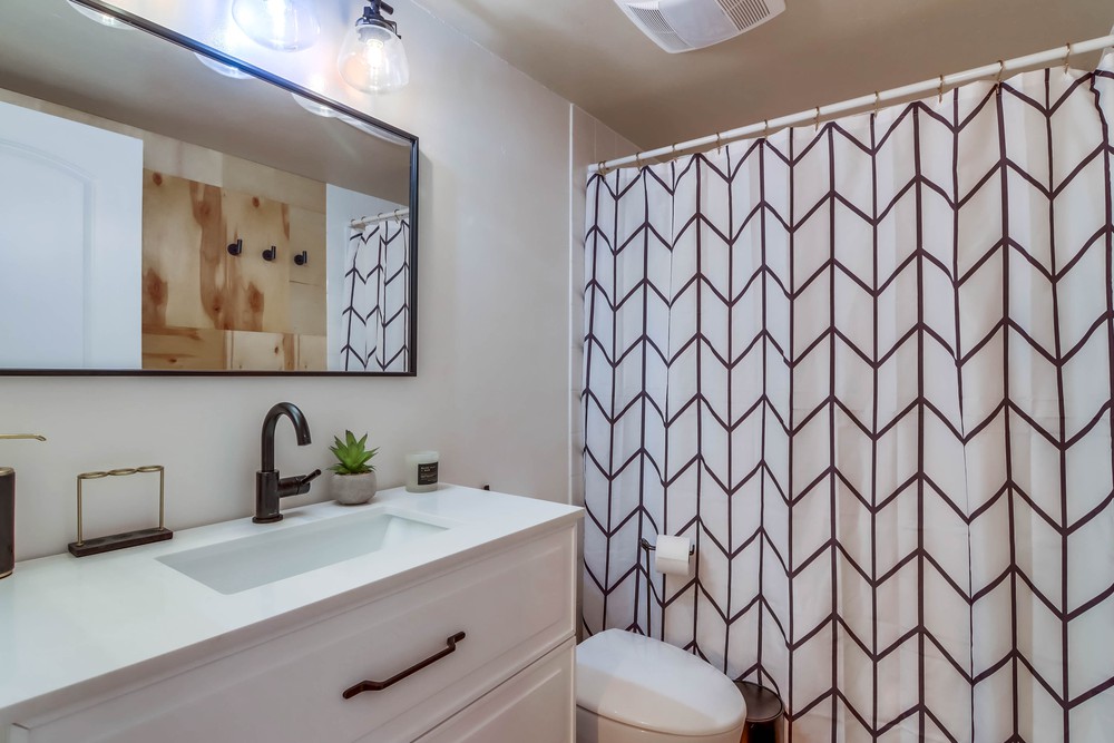 Virtual tour photo 29 of 36 for 2736 B St