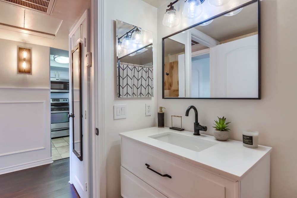 Virtual tour photo 30 of 36 for 2736 B St