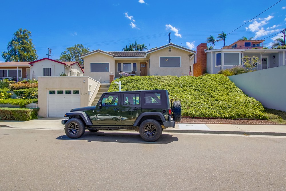 Virtual tour photo 1 of 67 for 2739 Nipoma St