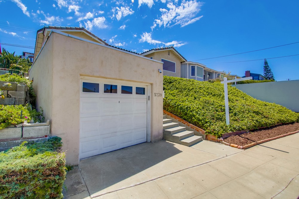 Virtual tour photo 5 of 67 for 2739 Nipoma St