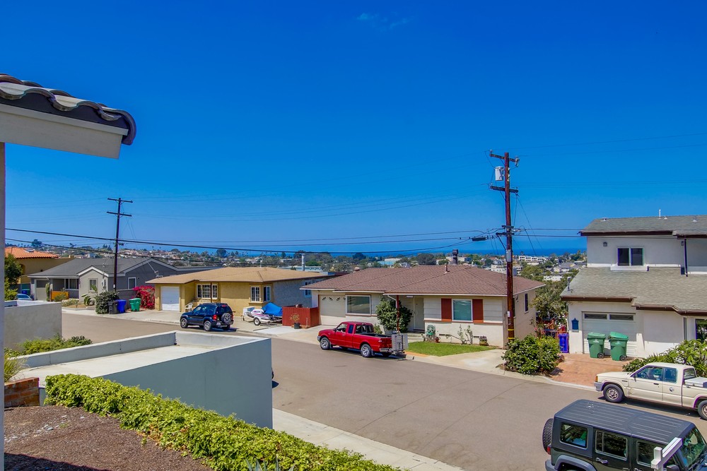 Virtual tour photo 13 of 67 for 2739 Nipoma St