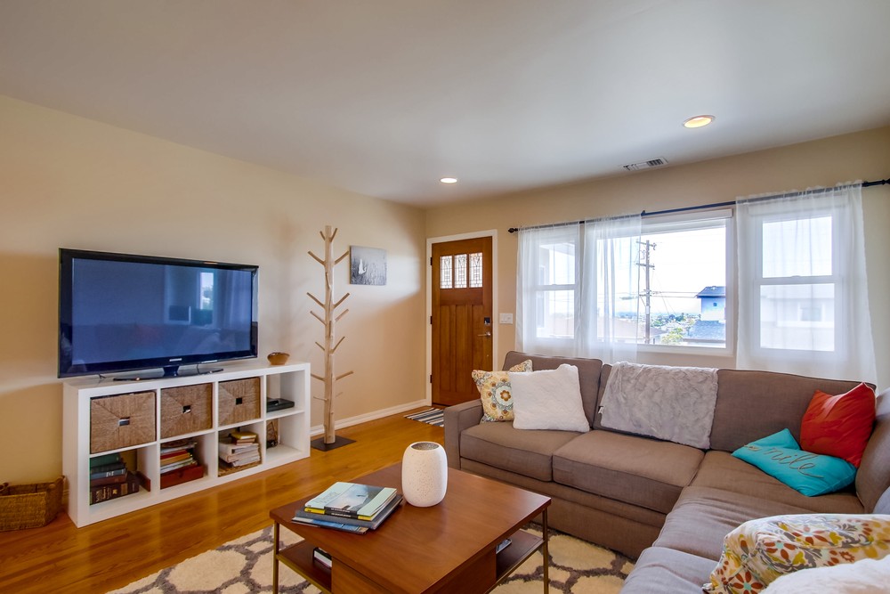 Virtual tour photo 17 of 67 for 2739 Nipoma St