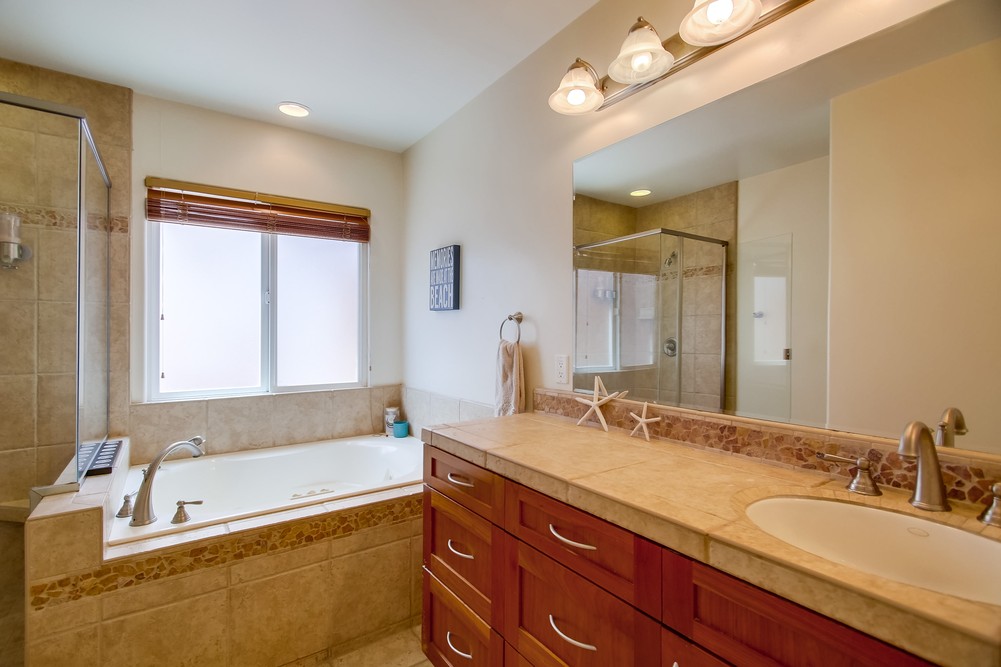 Virtual tour photo 33 of 67 for 2739 Nipoma St